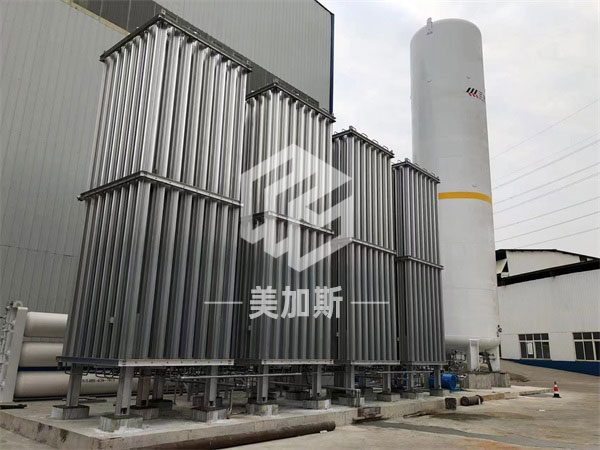 12000方高壓液氮?dú)饣究偘? title=